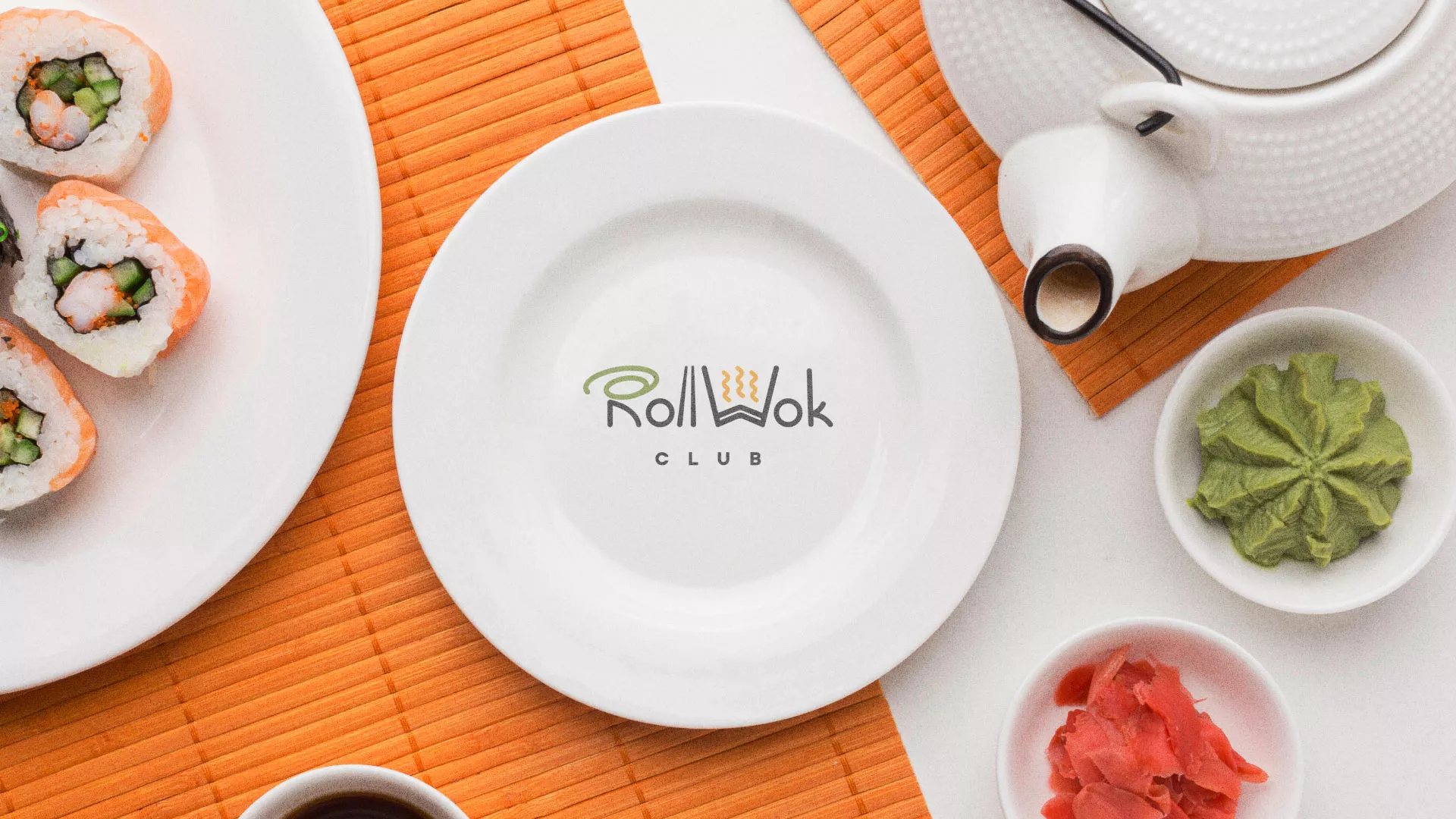 Разработка логотипа и фирменного стиля суши-бара «Roll Wok Club» в Светлогорске